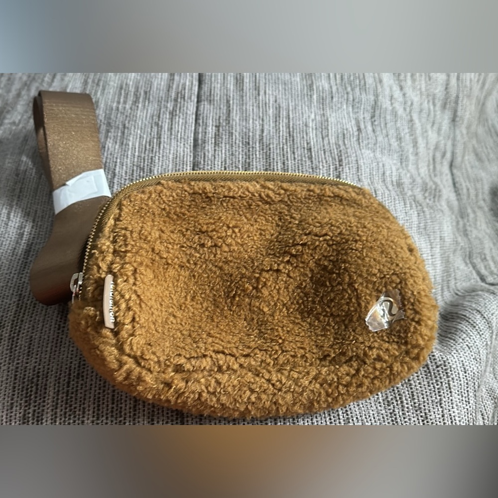 Lululemon everywhere bag fleece new